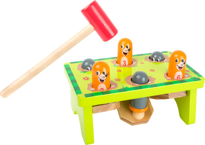 Igra lupkanja „Pop goes the mole“ | Igračka „Pop goes the mole“ prikladna je za djecu od 18 mjeseci i izrađena je od drveta, 