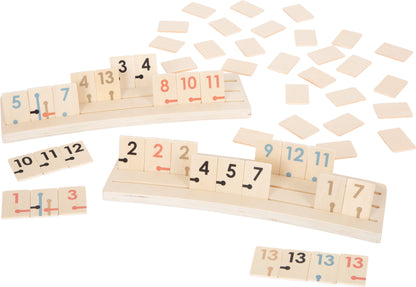 Rummy „Zlatno izdanje” | Paket sadrži 106 dijelova za igru i 4 igrališta, idealno za zabavu i druženje. (broj dijelova: 106)